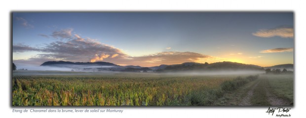 Lever de soleil dans la brume